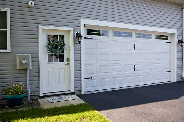 24/7 Emergency Garage Door Panel Replacement experts in Coal Valley, IL